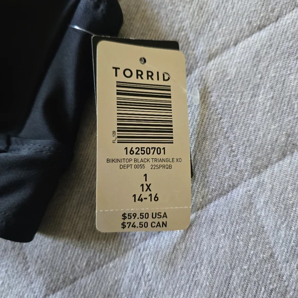 Torrid Black Wireless XO Triangle Swim Top Size 1 NWT - Picture 5 of 9